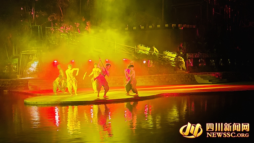 大型山水實(shí)景演出《遇見威遠(yuǎn)》震撼上演1.jpg